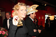 Maria Furtwängler mit dem Karl-Valentins Orden 2010 (Foto. MartiN Schmitz)